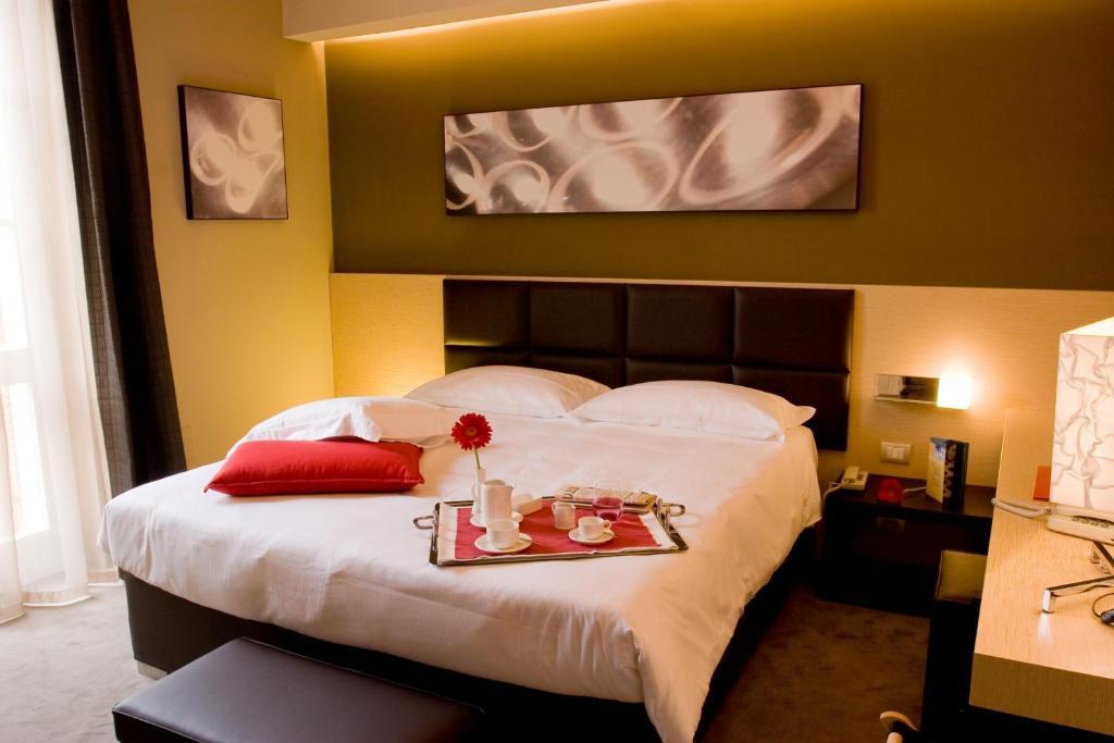 Unahotels Villa Dei Platani Foligno Room photo