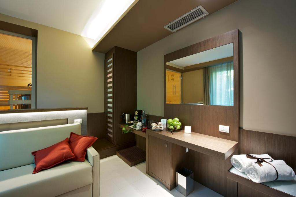 Unahotels Villa Dei Platani Foligno Room photo