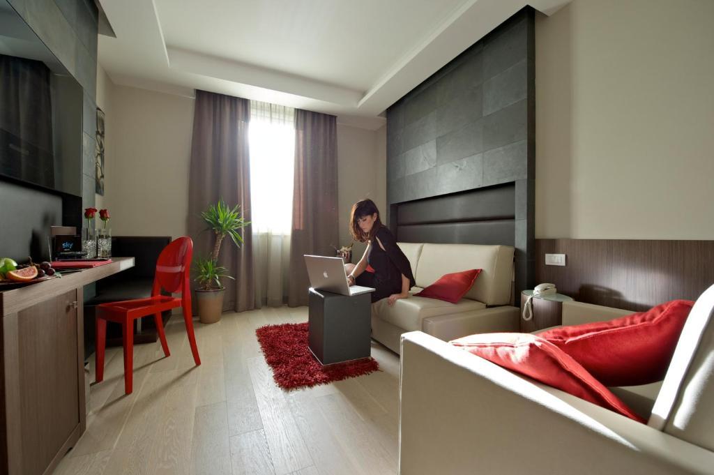 Unahotels Villa Dei Platani Foligno Room photo