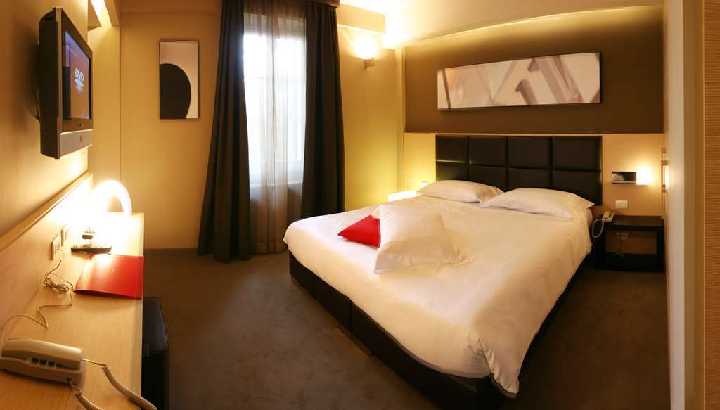 Unahotels Villa Dei Platani Foligno Room photo